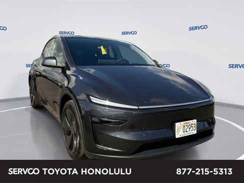 Used 2026 Tesla Model Y 2WD image 1