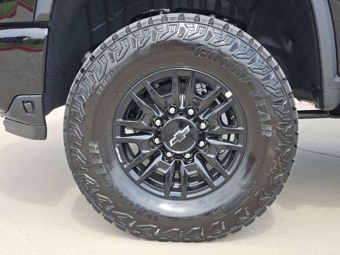 New 2026 Chevrolet Silverado 2500 ZR2 AWD/4WD image 12