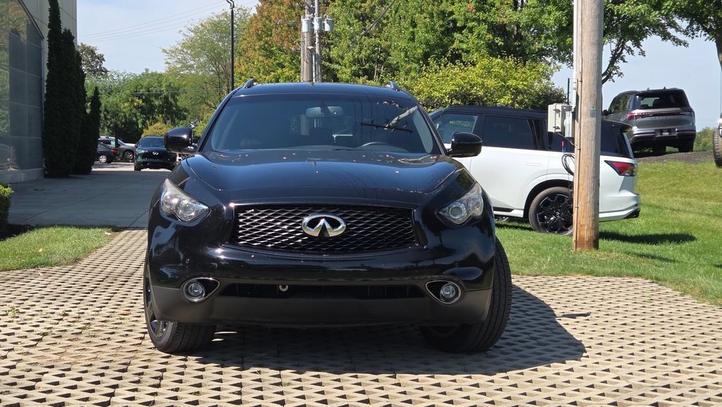 Used 2017 INFINITI QX70 AWD w/ Premium Package image 5