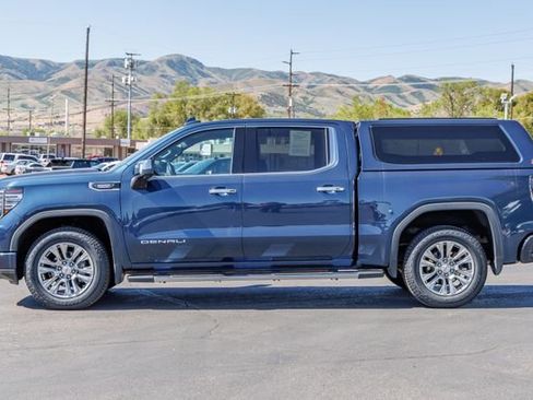 Certified 2022 GMC Sierra 1500 Denali w/ Technology Package AWD/4WD image 3