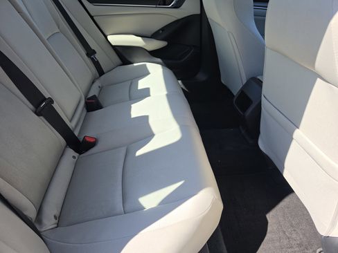 Used 2019 Honda Accord LX image 11