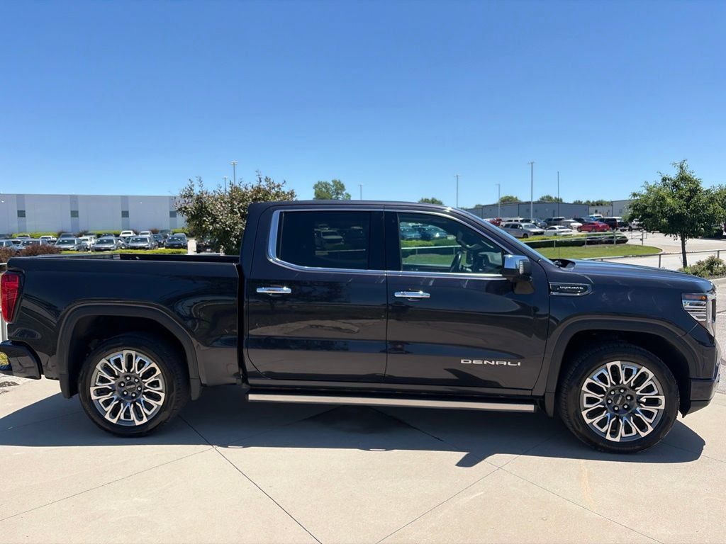 Used 2023 GMC Sierra 1500 Denali Ultimate AWD/4WD image 17