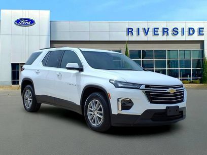 Used 2023 Chevrolet Traverse LT