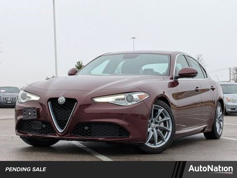 Used 2017 Alfa Romeo Giulia image 1