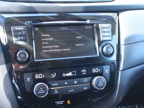Used 2019 Nissan Rogue SV FWD image 30