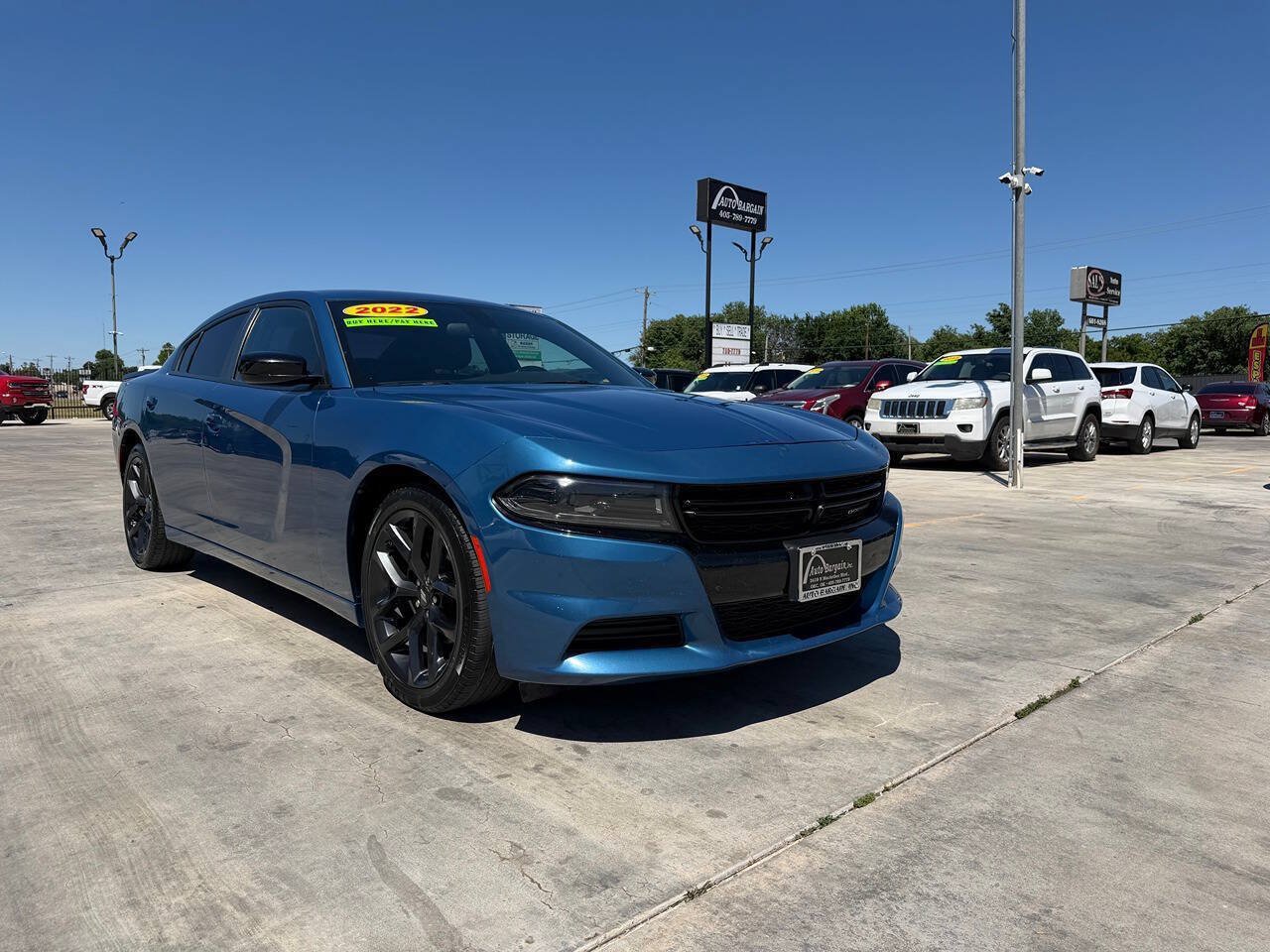 Used 2022 Dodge Charger SXT w/ Blacktop Package RWD image 4
