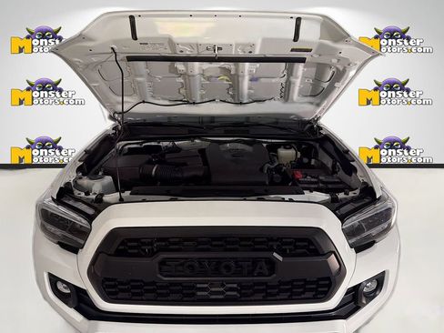 Used 2023 Toyota Tacoma TRD Off-Road w/ Technology Package image 30