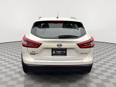 Used 2022 Nissan Rogue Sport SV w/ Technology Package AWD/4WD image 3