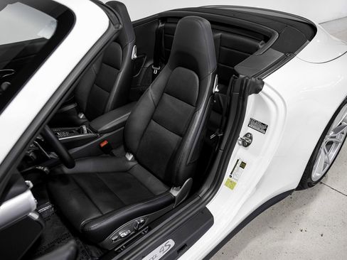 Used 2017 Porsche 911 Carrera 4S AWD/4WD image 20