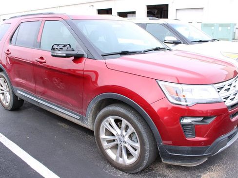 Used 2019 Ford Explorer XLT w/ Equipment Group 202A image 2