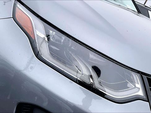 Used 2025 Land Rover Discovery Sport S image 31