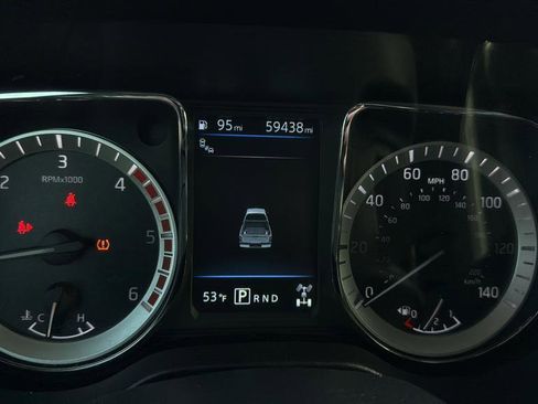 Used 2019 Nissan Titan Platinum Reserve w/ Platinum Utility Package image 10