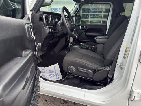 Used 2023 Jeep Wrangler Sport image 14