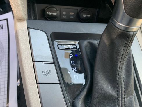 Used 2017 Hyundai Elantra SE image 36