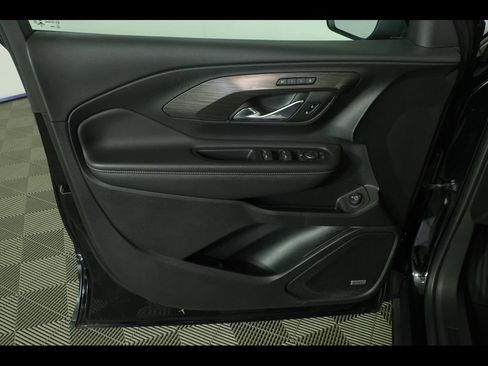 Used 2022 GMC Terrain SLT w/ Infotainment Package II AWD/4WD image 23