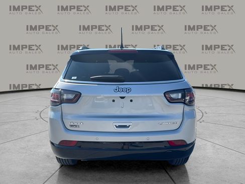 Used 2025 Jeep Compass Limited w/ Elite Group AWD/4WD image 4