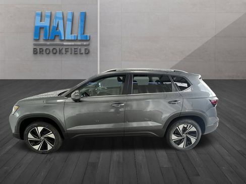 New 2025 Volkswagen Taos SE image 2