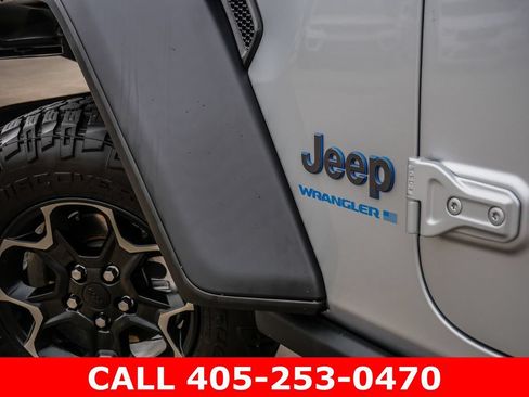 Used 2023 Jeep Wrangler Unlimited Rubicon 4xe w/ Cold Weather Group AWD/4WD image 13