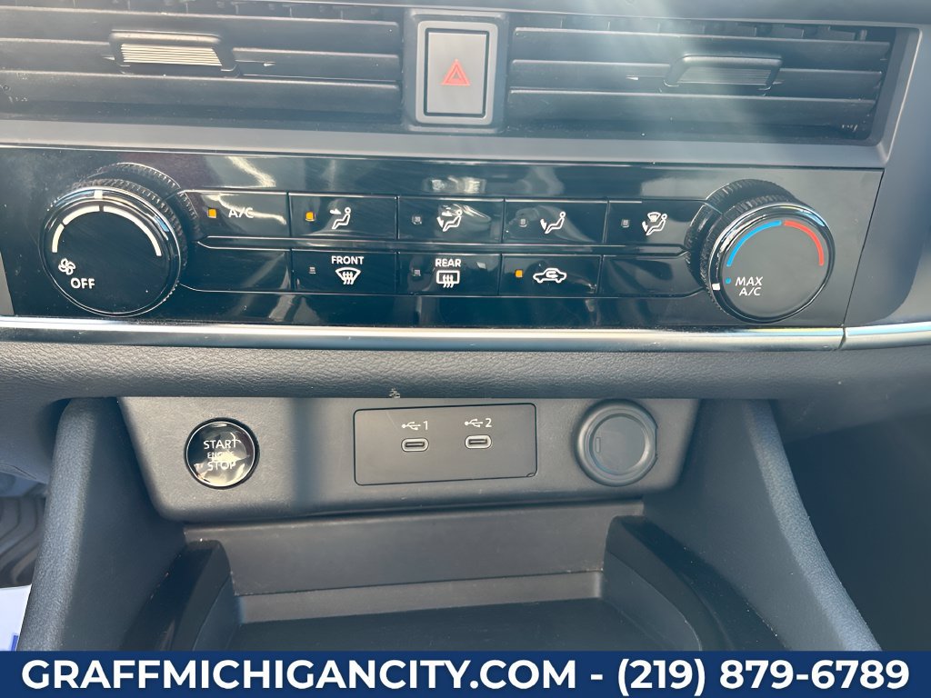 Used 2024 Nissan Rogue S AWD/4WD image 30