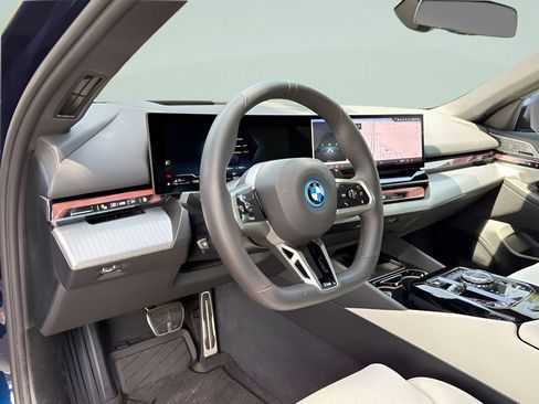 Certified 2026 BMW 550e xDrive w/ Executive Package AWD/4WD image 9