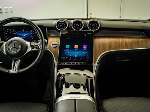 Certified 2025 Mercedes-Benz GLC 300 4MATIC image 32