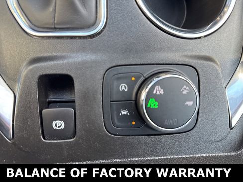 Used 2023 Chevrolet Traverse LT image 29