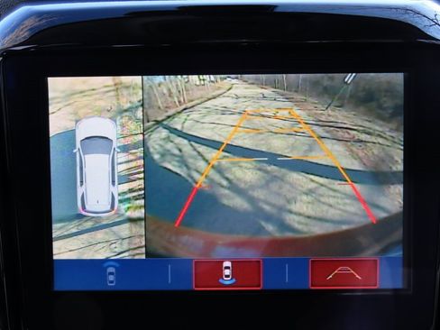 Certified 2019 Chevrolet Traverse LT w/ LT Premium Package image 5