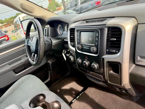 Used 2017 RAM 1500 Classic SLT AWD/4WD image 27