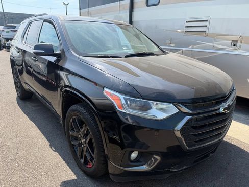 Used 2020 Chevrolet Traverse Premier w/ Redline Edition AWD/4WD image 4