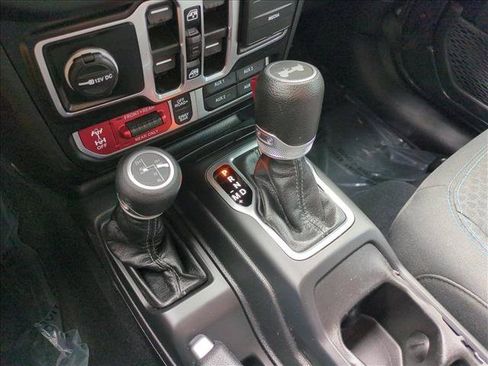 Used 2024 Jeep Wrangler Unlimited Rubicon 4xe AWD/4WD image 12
