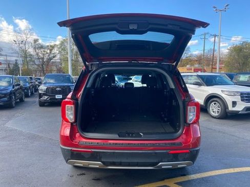 Used 2021 Ford Explorer XLT w/ Equipment Group 202A image 6