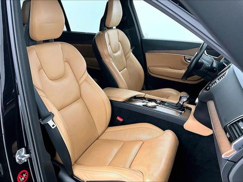 Used 2017 Volvo XC90 T6 Inscription w/ Vision Package image 10