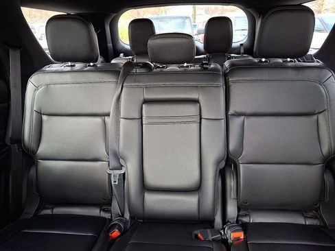 Certified 2020 Ford Explorer XLT w/ Equipment Group 202A image 20