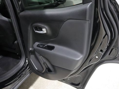 Used 2023 Jeep Renegade Latitude AWD/4WD image 22