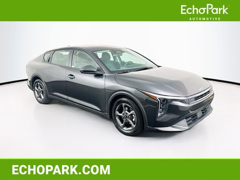 Used 2025 Kia K4 LXS image 1