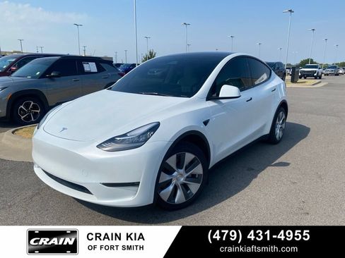 Used 2023 Tesla Model Y Long Range AWD/4WD image 1