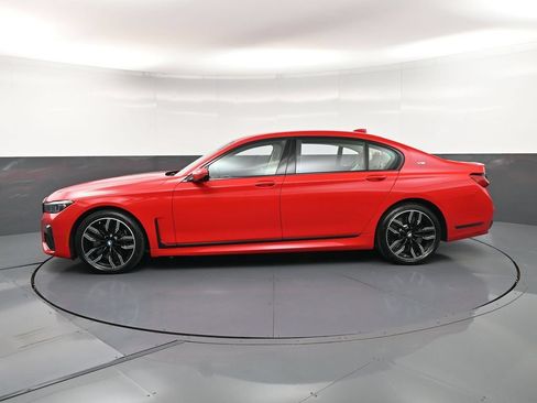 Used 2022 BMW M760i xDrive w/ Luxury Rear Seating Package AWD/4WD image 2