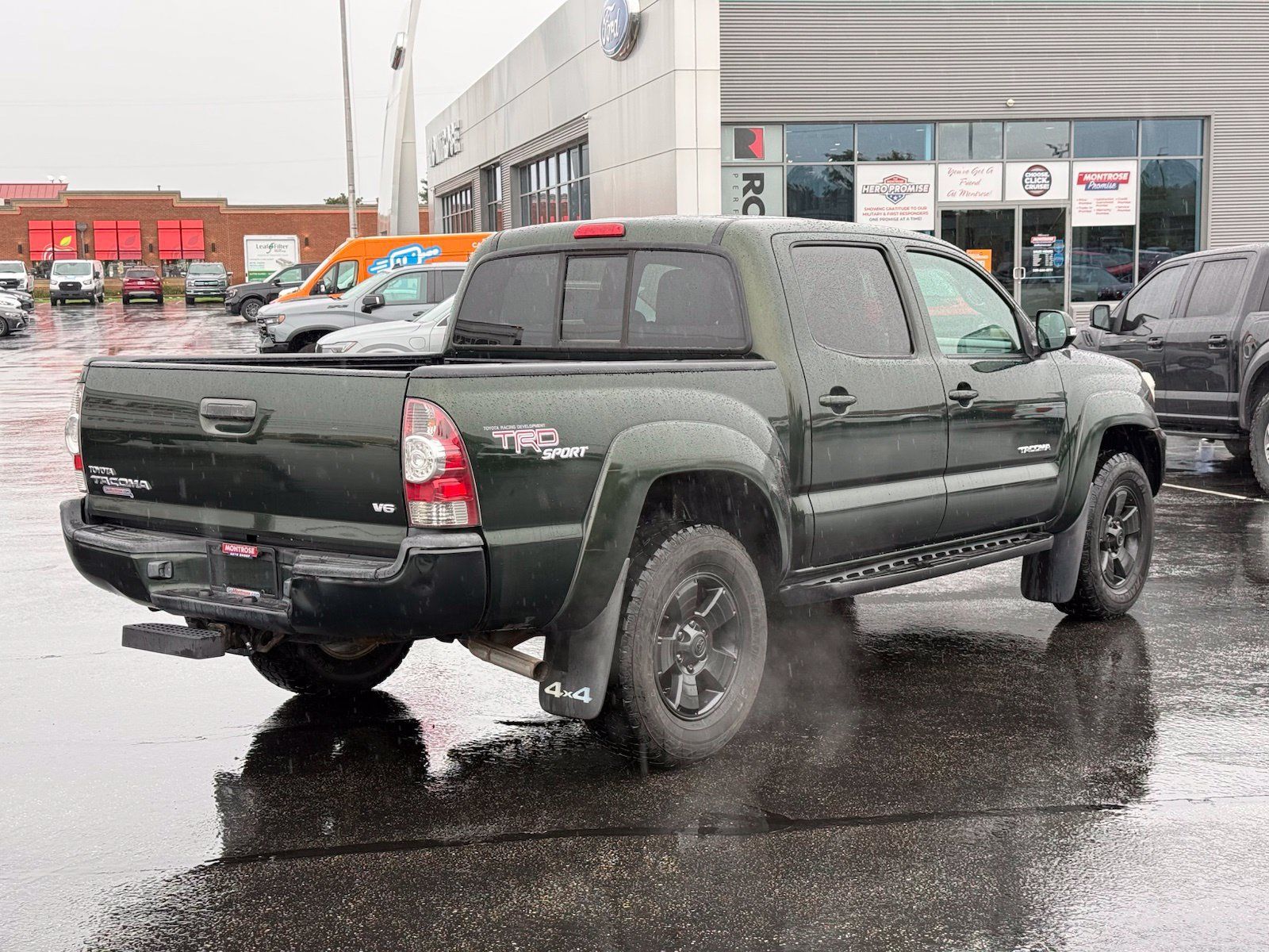 Used 2013 Toyota Tacoma 4x4 Double Cab w/ TRD Sport Pkg image 4