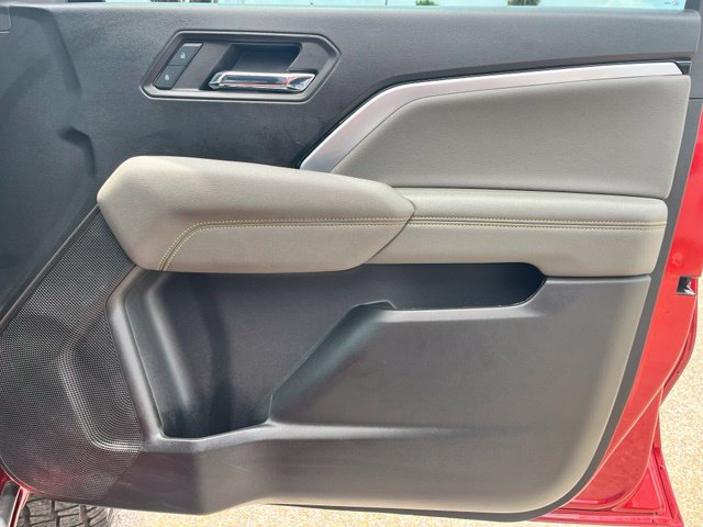 Used 2024 Chevrolet Colorado ZR2 w/ ZR2 Convenience Package III AWD/4WD image 28