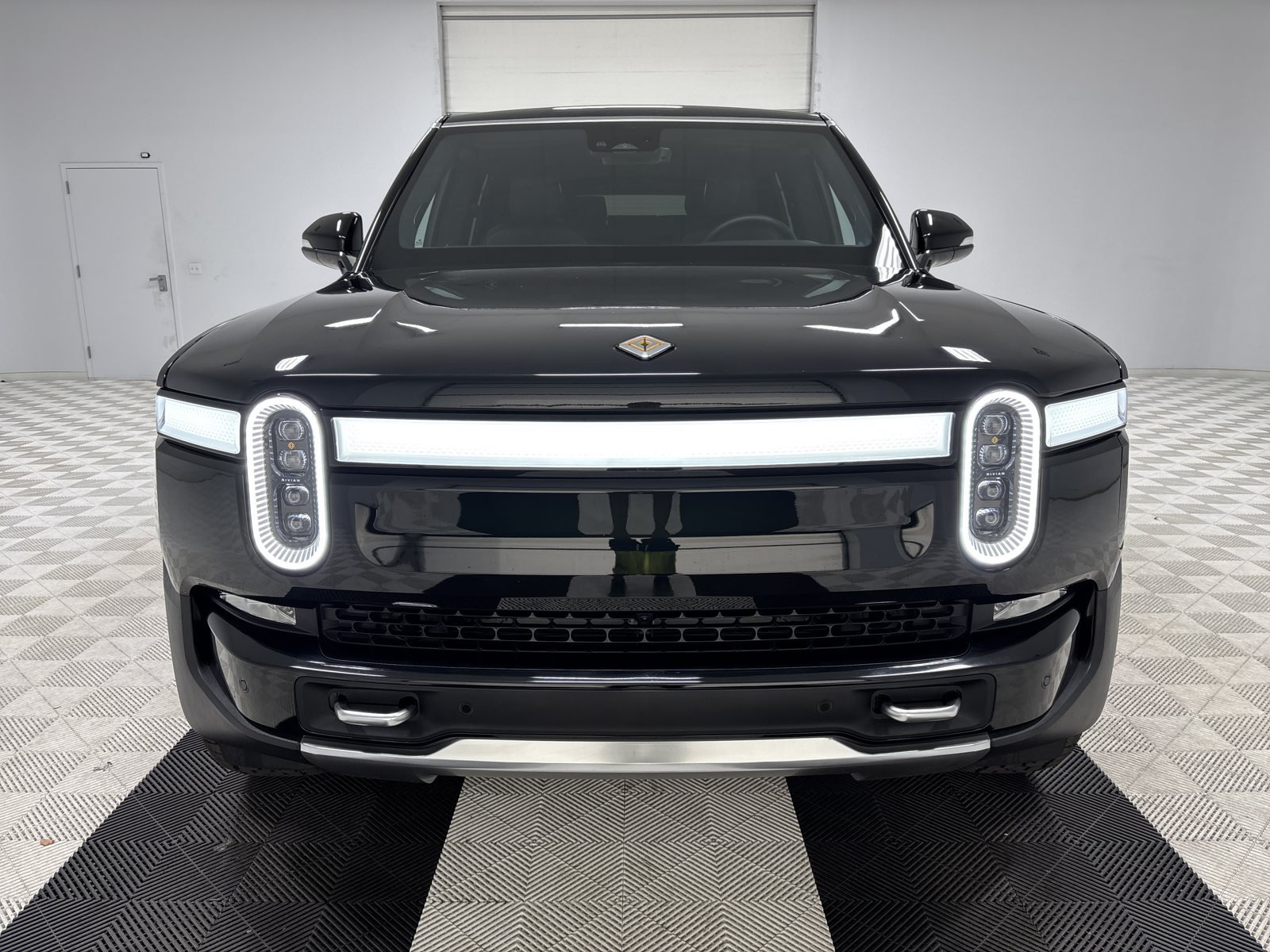 Used 2023 Rivian R1S Adventure Quad AWD/4WD image 8