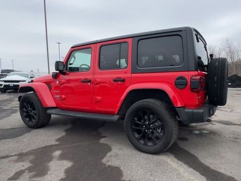 Used 2021 Jeep Wrangler Unlimited Sahara w/ Cold Weather Group image 6