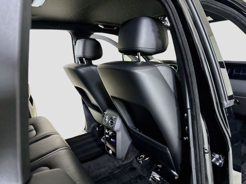 Used 2025 Rolls-Royce Cullinan AWD/4WD image 29