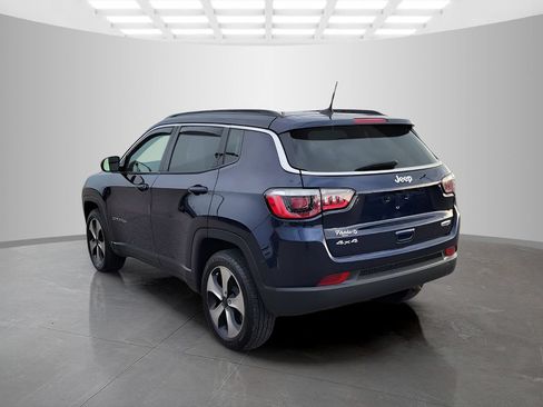 Used 2020 Jeep Compass Latitude w/ Popular Equipment Group AWD/4WD image 3
