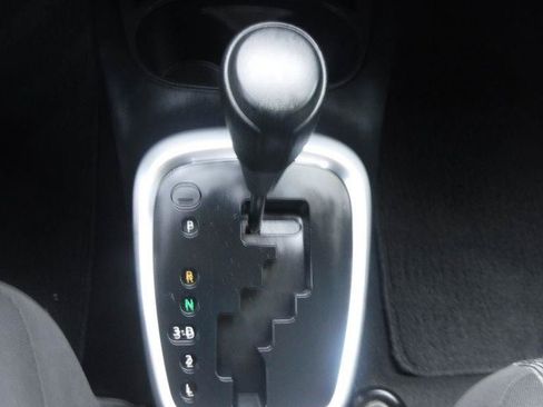 Used 2015 Toyota Yaris L FWD image 37