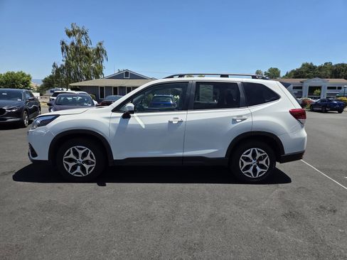 Used 2024 Subaru Forester Premium AWD/4WD image 8