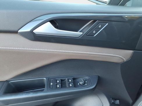 Used 2022 Volkswagen Taos SEL image 17