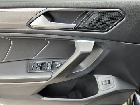 Certified 2022 Volkswagen Tiguan SE R-Line image 17
