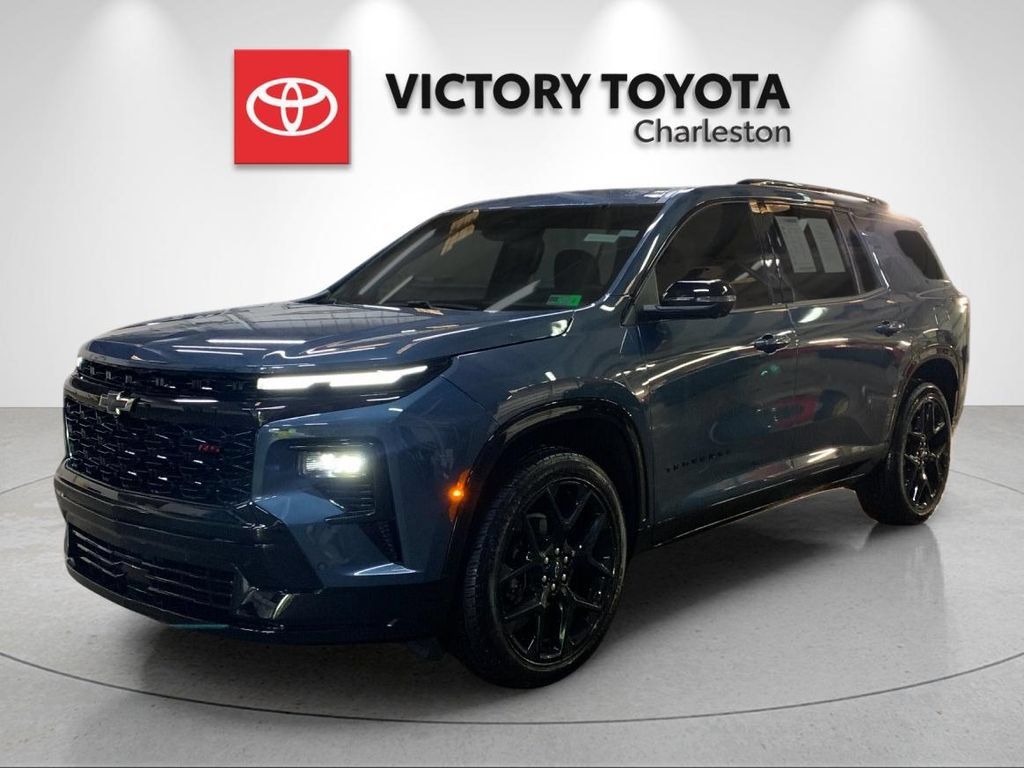 Used 2026 Chevrolet Traverse RS w/ LPO, Floor Liner Package AWD/4WD image 1