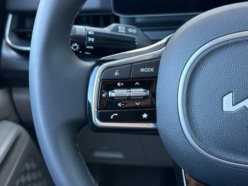 New 2026 Kia Carnival FWD image 30