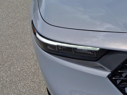 Used 2025 Honda Accord SE image 9